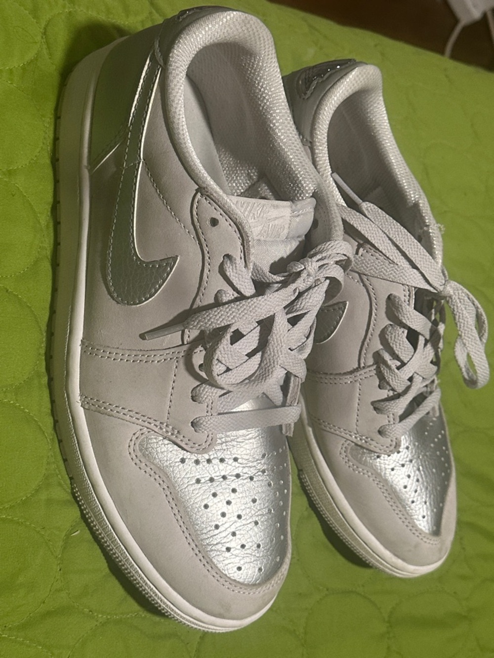 Nike Women’s Silver & White Low-Top Sneakers
